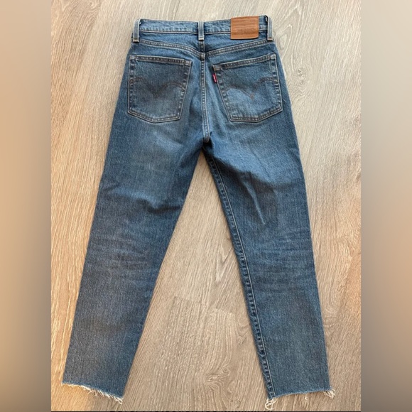 Levis Wedgie Jean - Picture 2 of 6